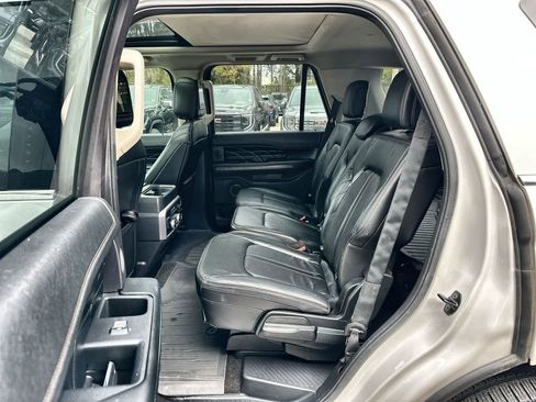 Used 2018 Ford Expedition Platinum image 25