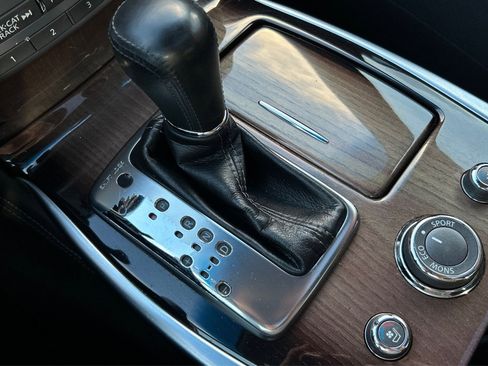 Used 2016 INFINITI Q70 L 3.7 w/ Deluxe Touring Package image 29