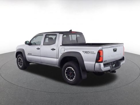 Used 2025 Toyota Tacoma TRD Off-Road AWD/4WD image 5