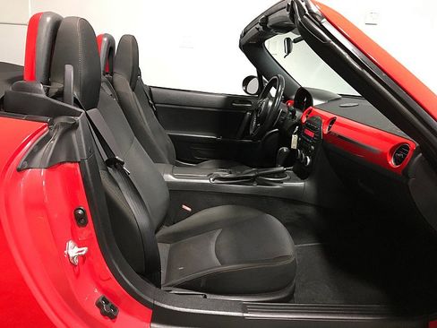 Used 2014 MAZDA MX-5 Miata Club image 21