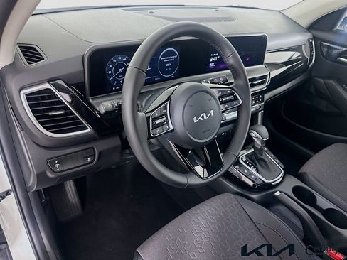 New 2025 Kia Seltos X-Line image 6