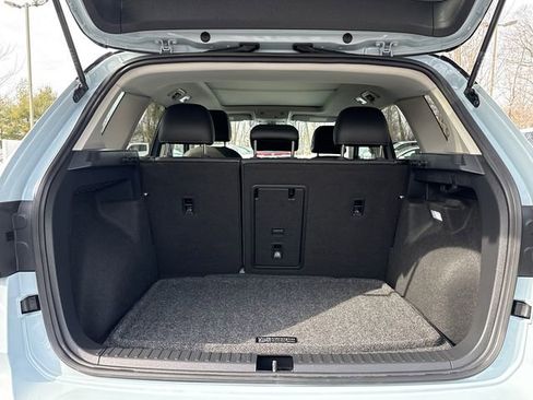 Certified 2025 Volkswagen Taos SE image 27