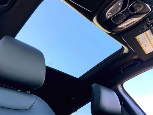 Certified 2024 Jeep Compass Limited w/ Sun and Sound Group image 12