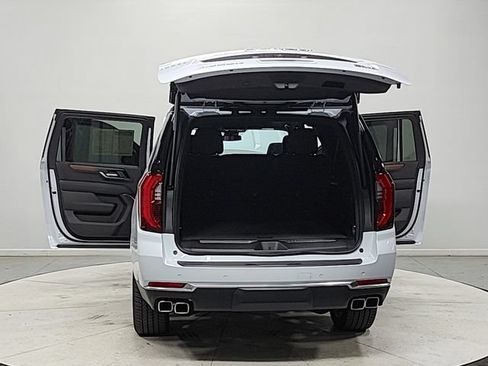 Used 2026 GMC Yukon XL Denali w/ Sun & Power Step Package AWD/4WD image 14