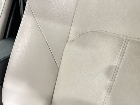 Used 2021 Jaguar F-TYPE Convertible RWD image 17