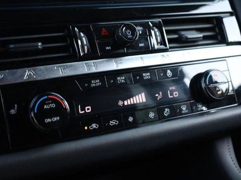 Certified 2026 Nissan Pathfinder SL FWD image 16