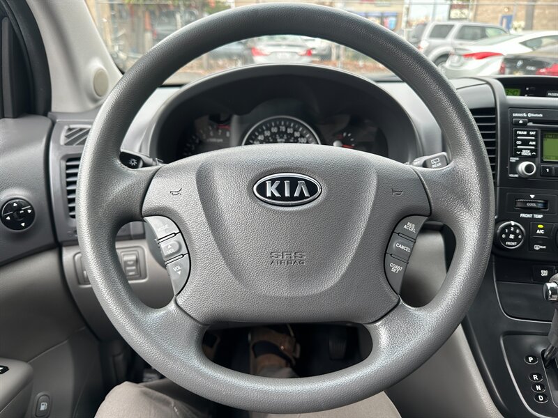 Used 2012 Kia Sedona LX FWD image 22