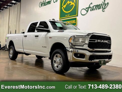 Used 2022 RAM 2500 Tradesman AWD/4WD image 1