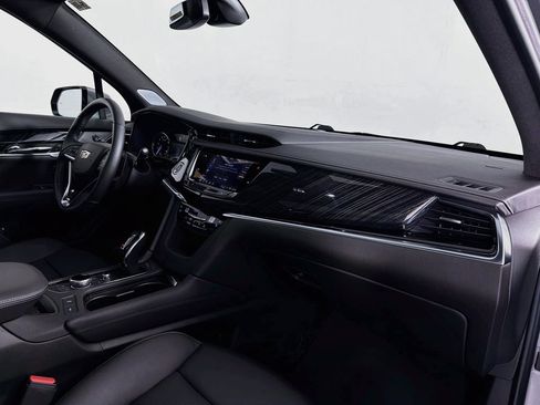 Used 2025 Cadillac XT6 Premium Luxury FWD image 31