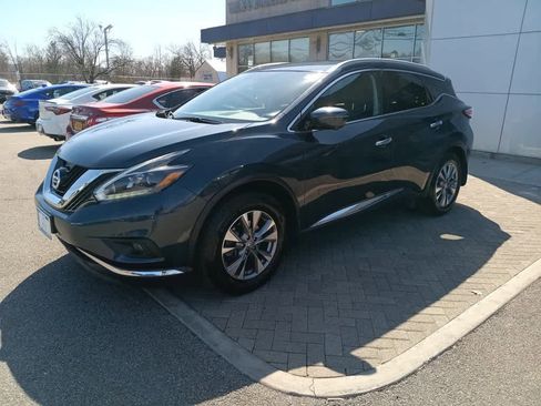 Used 2018 Nissan Murano SL image 2
