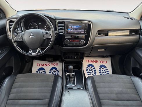 Used 2019 Mitsubishi Outlander SE image 17