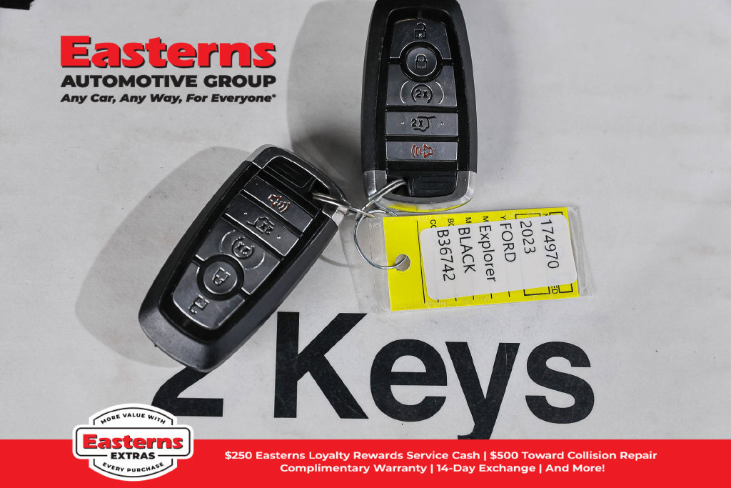 Used 2023 Ford Explorer XLT w/ Equipment Group 202A AWD/4WD image 26