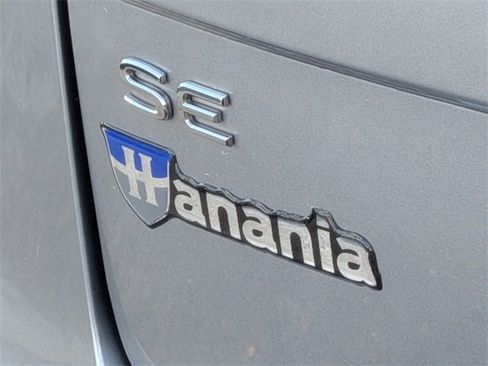 Certified 2024 Volkswagen Tiguan SE image 11