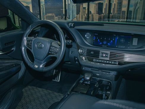 Used 2019 Lexus LS 500 F Sport w/ Accessory Package (Z2) AWD/4WD image 16