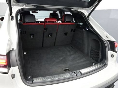Certified 2024 Porsche Macan AWD/4WD image 16