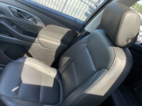 Used 2020 Chevrolet Traverse Premier FWD image 31