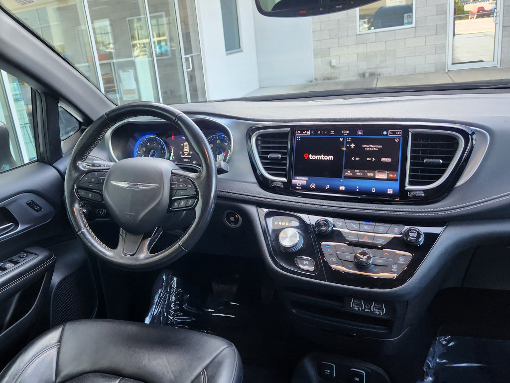 Used 2021 Chrysler Pacifica Touring-L w/ Premium & Safety Sphere Group FWD image 43