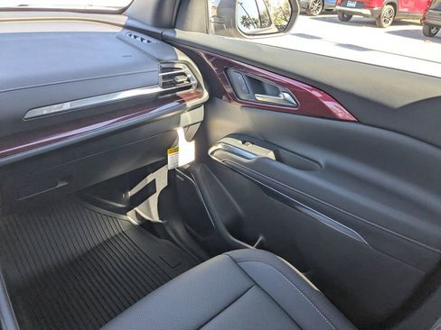 New 2026 Chevrolet Traverse Z71 w/ Enhanced Driving Package AWD/4WD image 16