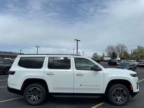 New 2026 Jeep Grand Wagoneer 4WD image 8