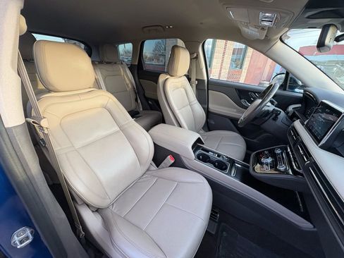 Used 2020 Lincoln Corsair Sport Utility 4D w/ Equipment Group 101A image 9