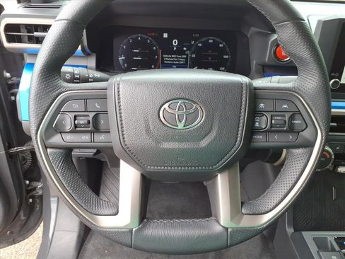 Used 2025 Toyota Tacoma TRD Off-Road AWD/4WD image 22