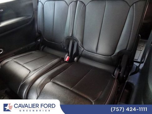 Used 2023 Jeep Grand Cherokee L Limited w/ Luxury Tech Group II AWD/4WD image 10