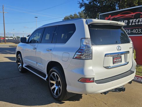 Used 2014 Lexus GX 460 w/ Premium Package image 3