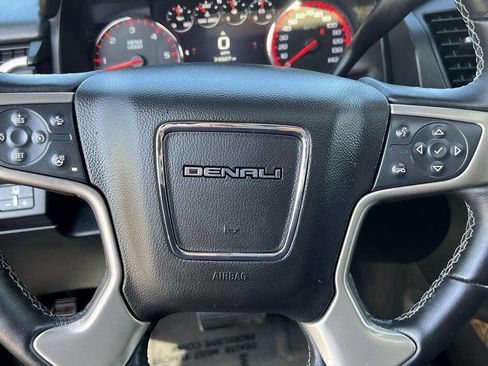 Used 2016 GMC Yukon Denali image 30