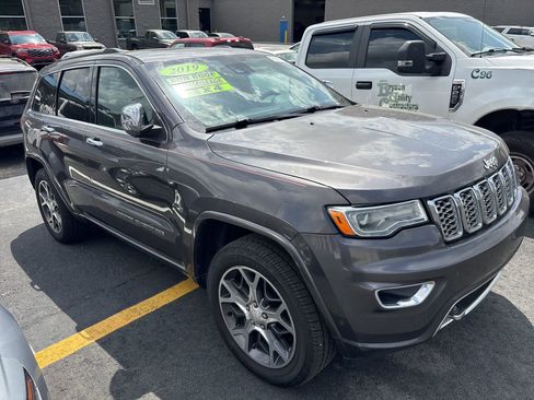 Used 2019 Jeep Grand Cherokee Overland image 2