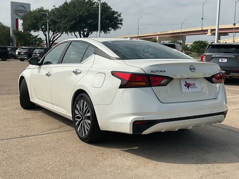 Used 2025 Nissan Altima 2.5 SV FWD image 7