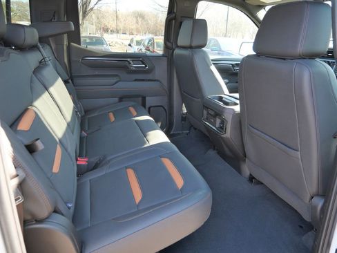 Used 2023 GMC Sierra 1500 AT4 w/ AT4 Premium Package image 22