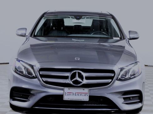 Used 2018 Mercedes-Benz E 300 4MATIC image 2