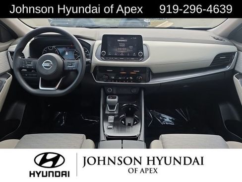 Used 2021 Nissan Rogue SV image 19