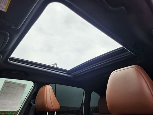 Used 2025 Subaru Forester Touring w/ Popular Package - Touring image 21