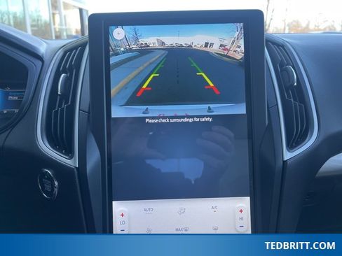 Certified 2024 Ford Edge SE image 32