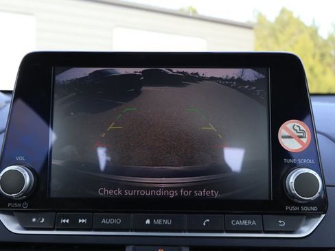 Used 2023 Nissan Altima 2.5 SV image 15