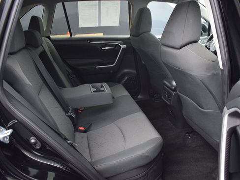 Used 2021 Toyota RAV4 XLE w/ Convenience Package AWD/4WD image 11