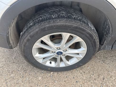 Used 2019 Ford Escape SE FWD image 8