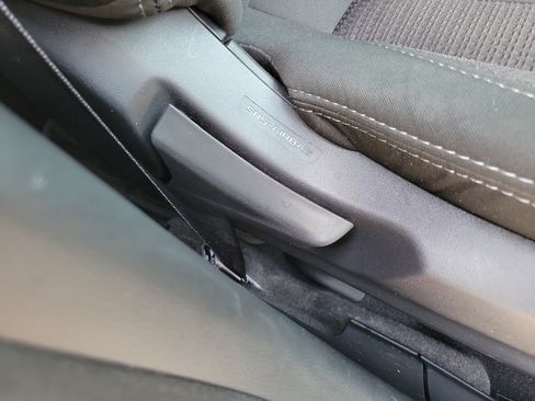 Used 2025 Subaru Outback AWD/4WD image 18