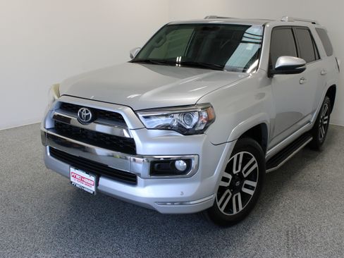 Used 2017 Toyota 4Runner Limited AWD/4WD image 2
