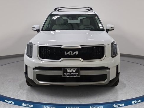 Used 2024 Kia Telluride EX w/ EX Captain's Chair Package AWD/4WD image 3