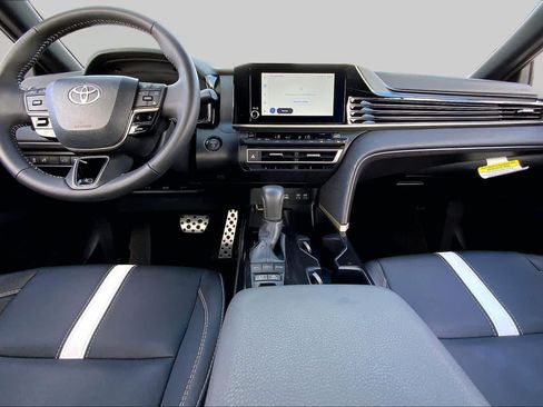 Used 2026 Toyota Camry SE w/ Convenience Package FWD image 15