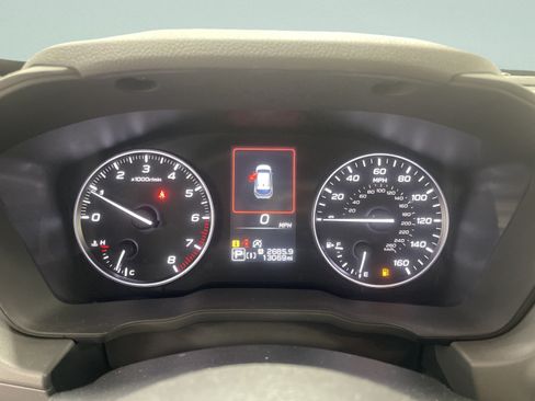 Used 2025 Subaru Crosstrek 2.5i Premium AWD/4WD image 18