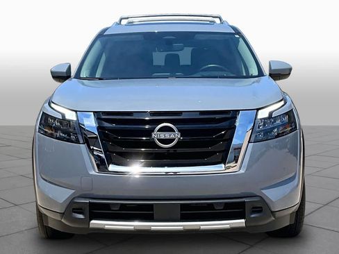 Used 2025 Nissan Pathfinder Platinum AWD/4WD image 4