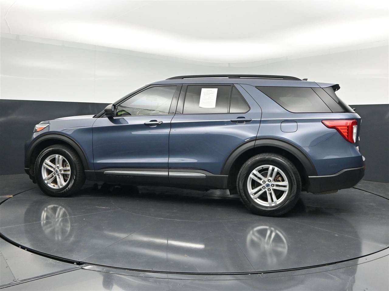 Used 2021 Ford Explorer XLT w/ Equipment Group 202A RWD image 8
