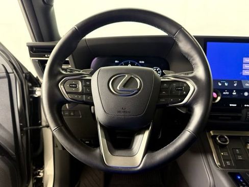 Used 2024 Lexus GX 550 w/ Accessory Package (Z1) AWD/4WD image 28