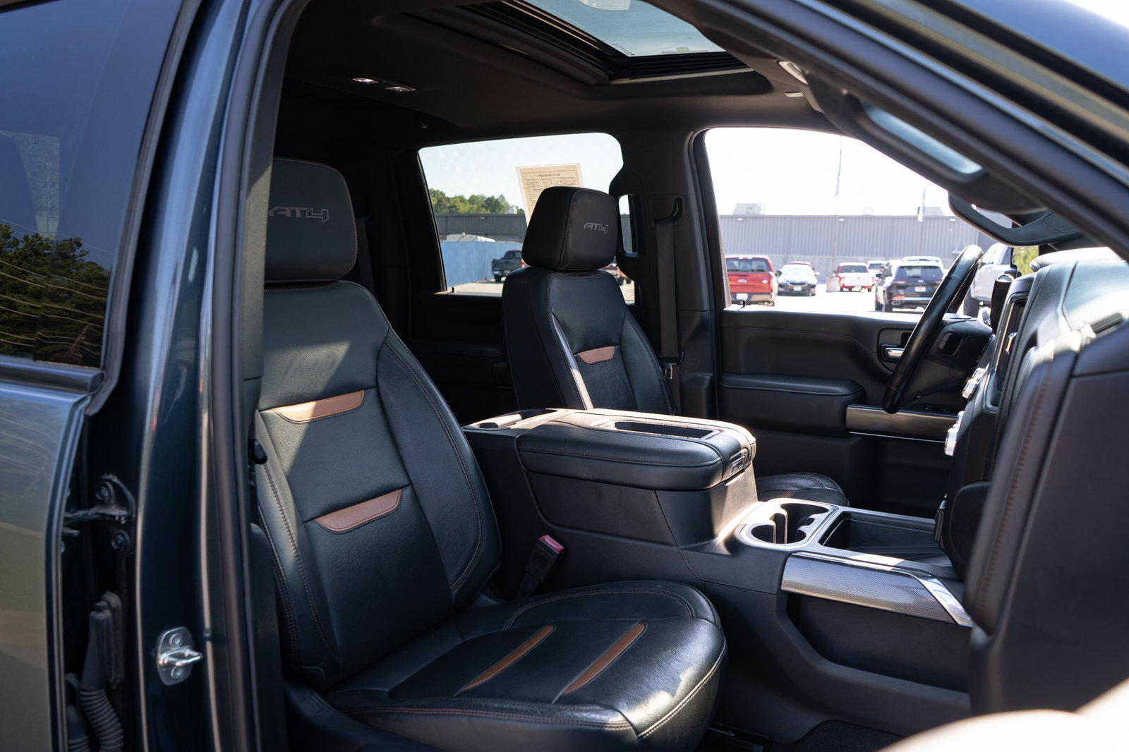 Used 2020 GMC Sierra 2500 AT4 w/ AT4 Premium Package AWD/4WD image 23