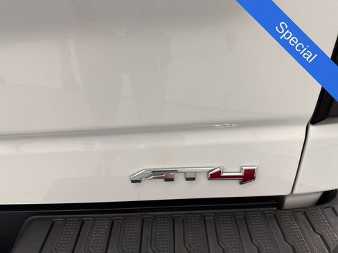 Used 2024 GMC Sierra 1500 AT4 w/ Technology Package AWD/4WD image 9
