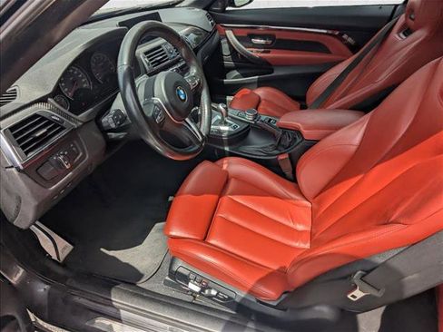 Used 2018 BMW M4 Convertible RWD image 13