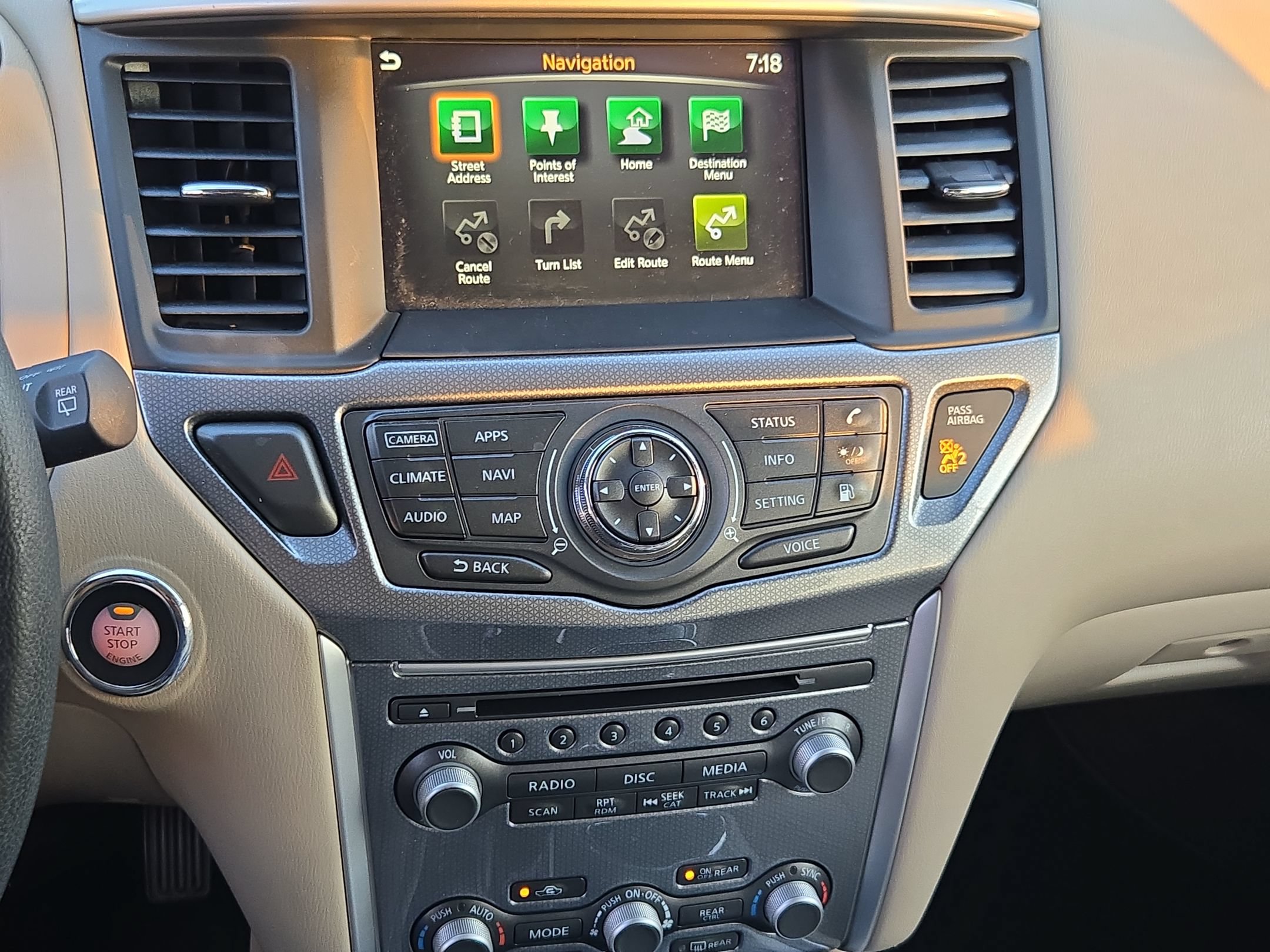 Used 2020 Nissan Pathfinder SL FWD image 29